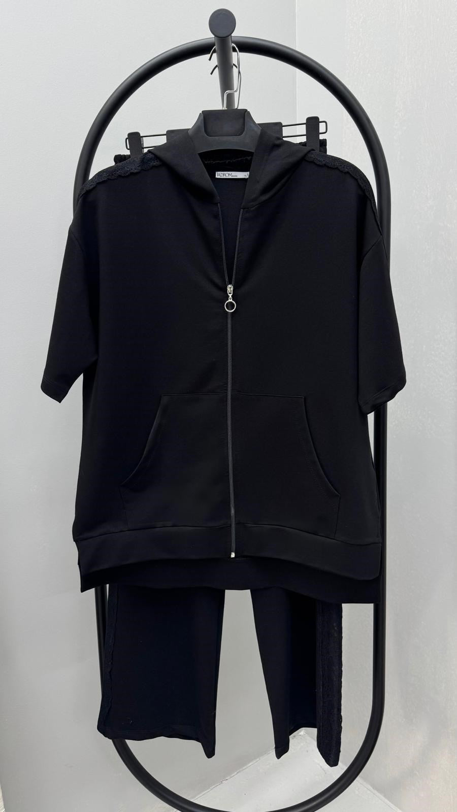 Kadın Büyük Beden Kısa Kollu Fermuarlı Kapüşonlu Dantel Detaylı Eşofman Takımı 8239-26