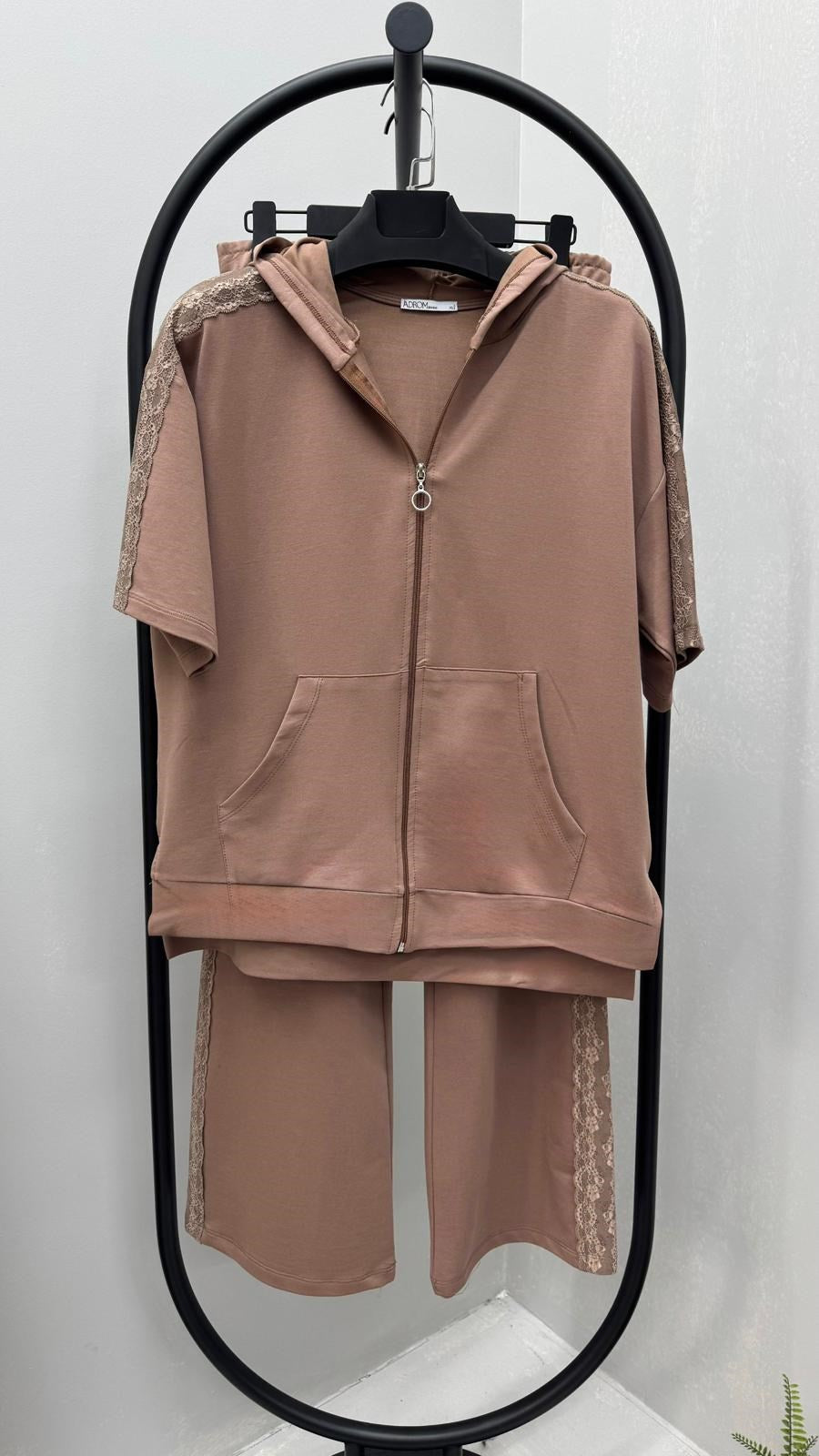 Kadın Büyük Beden Kısa Kollu Fermuarlı Kapüşonlu Dantel Detaylı Eşofman Takımı 8239-26