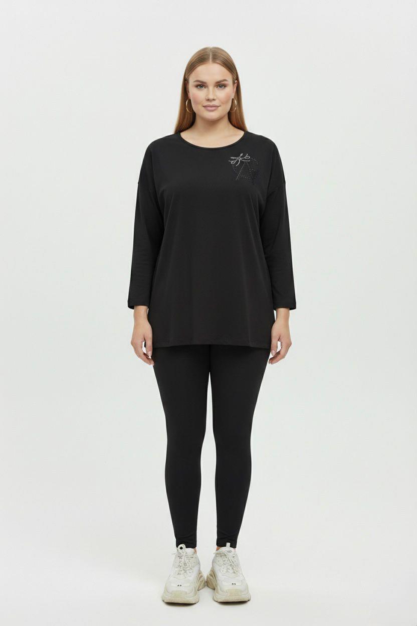 Kadın Büyük Beden Sırtı V Tül ve Taş Baskı Detaylı Truvakar Kol Bluz 2028-26